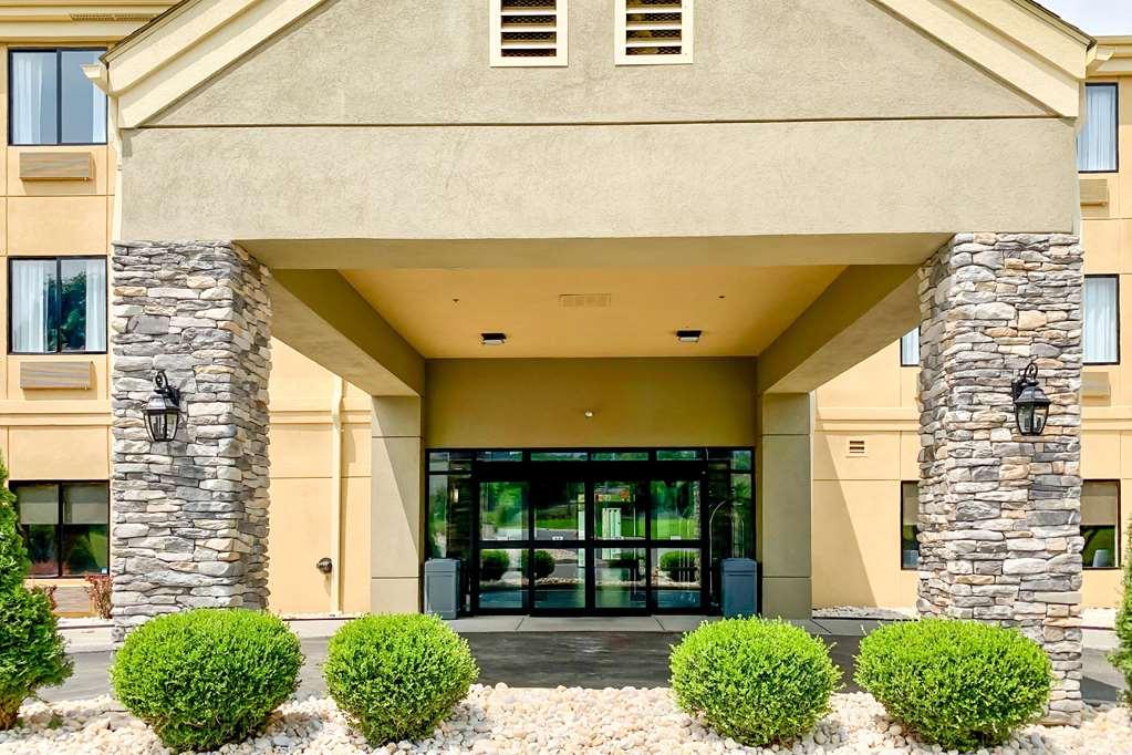 Comfort Inn & Suites Troutville - Roanoke North - Daleville Exterior photo