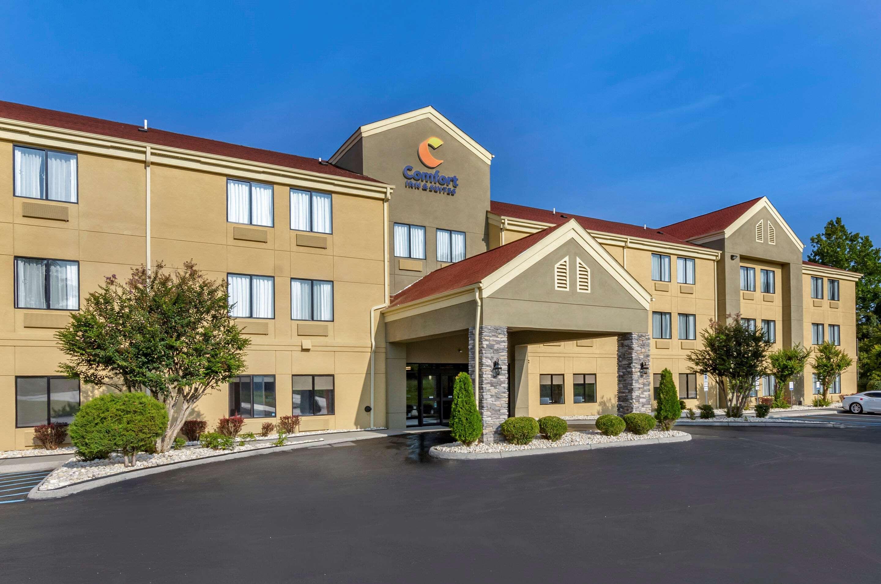 Comfort Inn & Suites Troutville - Roanoke North - Daleville Exterior photo