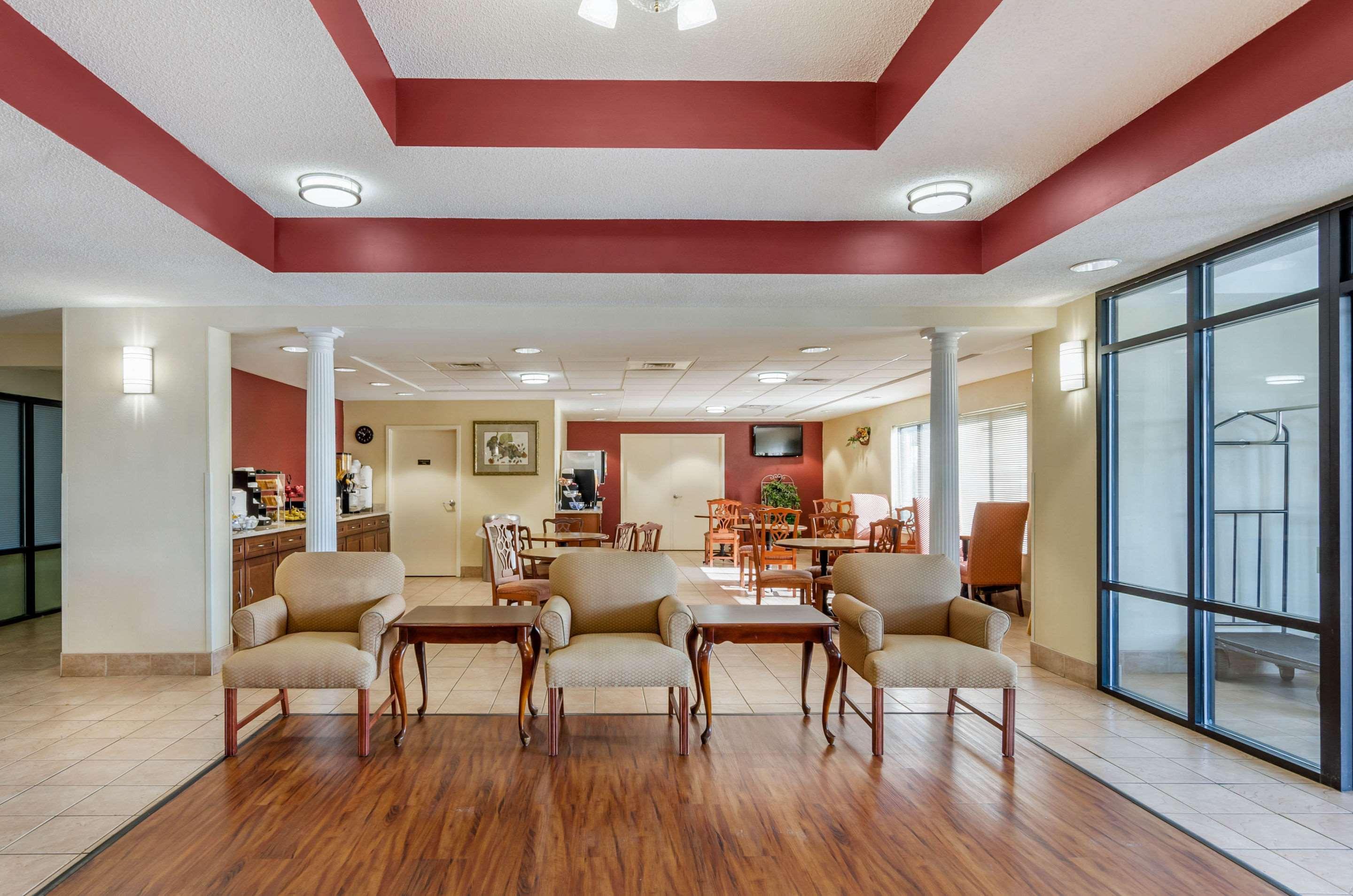 Comfort Inn & Suites Troutville - Roanoke North - Daleville Exterior photo
