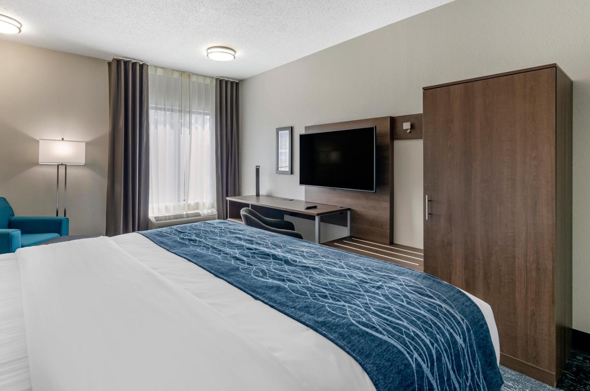 Comfort Inn & Suites Troutville - Roanoke North - Daleville Exterior photo